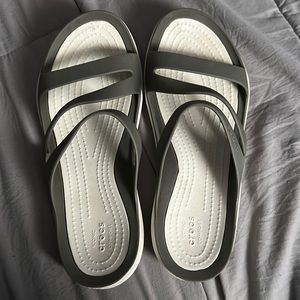 womens croc sandals
